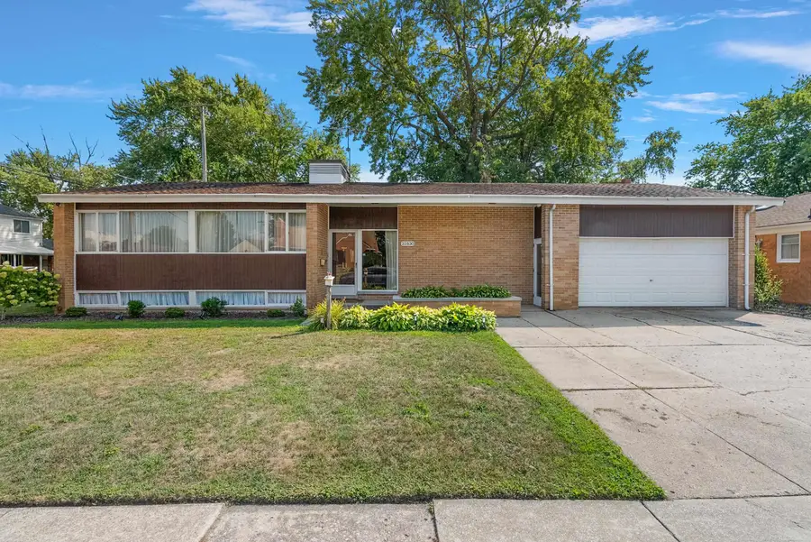 22830 Visnaw ST, Saint Clair Shores, MI 48081 - #2