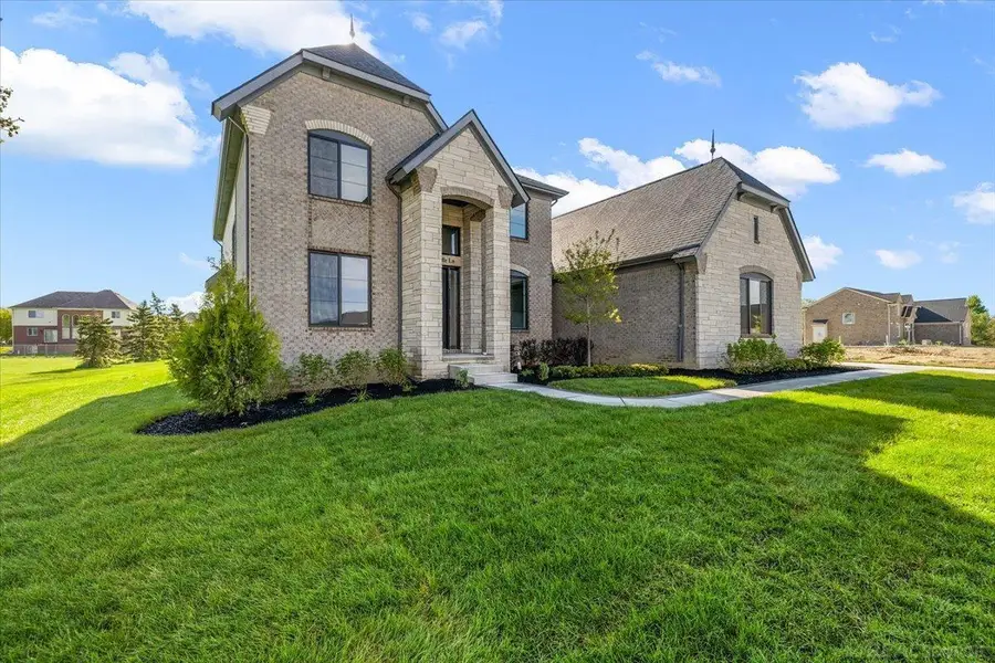 42528 Saddle LN, Sterling Heights, MI 48314 - #3