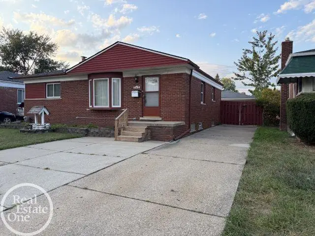 21419 E 13 Mile RD, Saint Clair Shores, MI 48082 - #2
