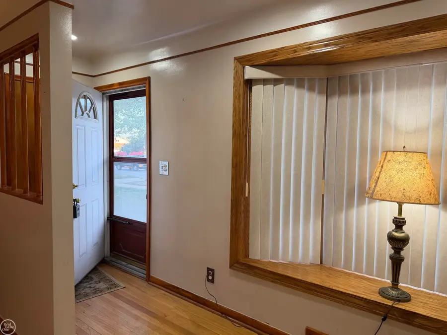 21419 E 13 Mile RD, Saint Clair Shores, MI 48082 - #3