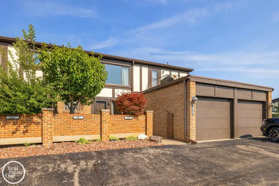 403 Country Club DR, Saint Clair Shores, MI 48082 - #2
