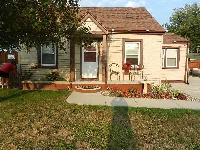 22416 Columbus AVE, Warren, MI 48089 - #3