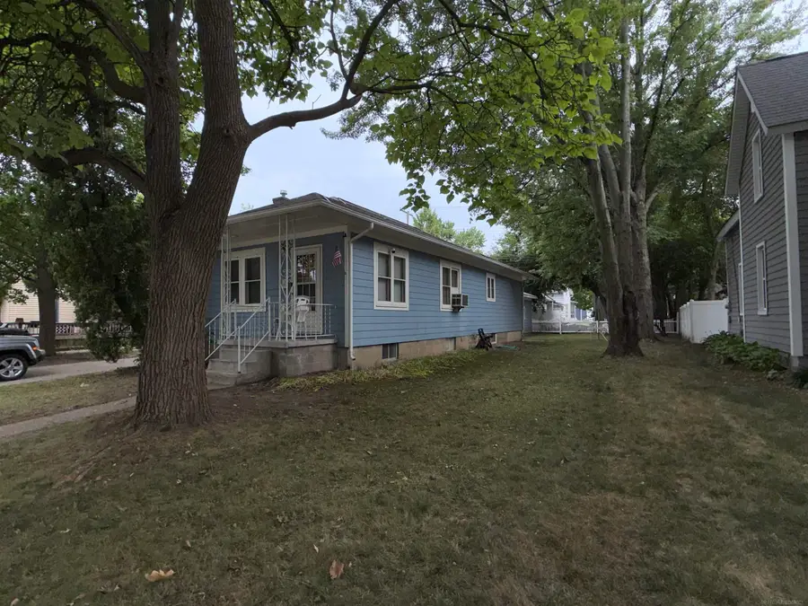 36 Smith ST, Mount Clemens, MI 48043 - #2