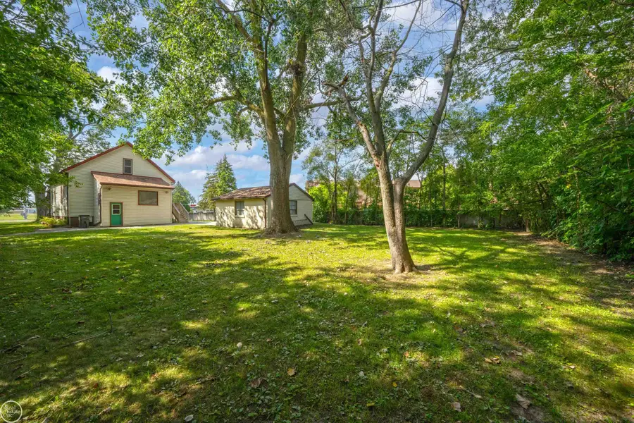 24125 Shook RD, Clinton Township, MI 48035 - #3