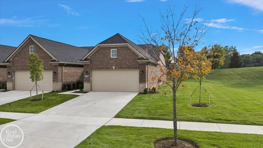 5804 Greenview ST, Warren, MI 48092 - #3