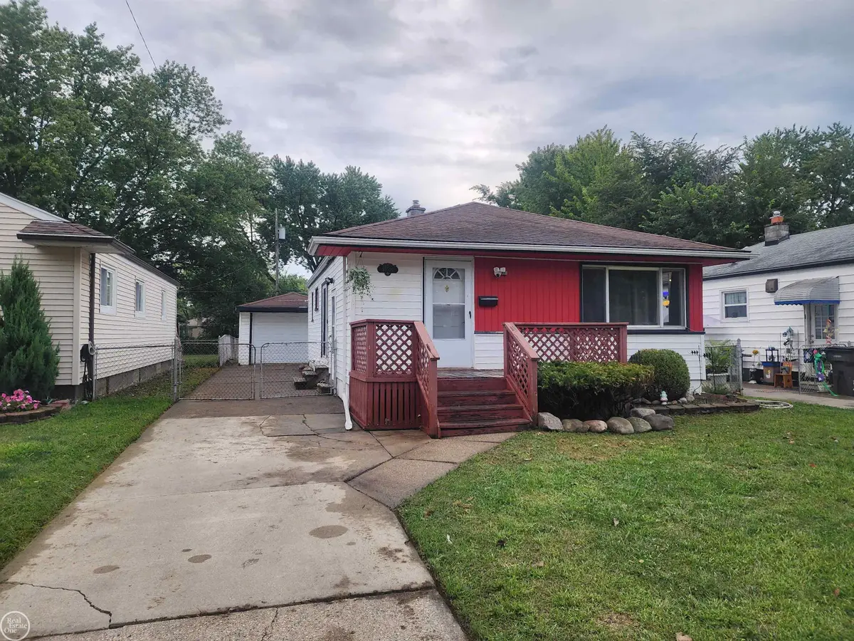 23509 Elmira ST, Saint Clair Shores, MI 48082 - #1