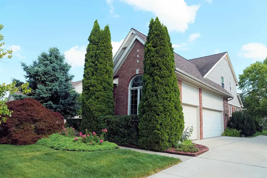 45875 Fountain View DR, Canton, MI 48188 - #2