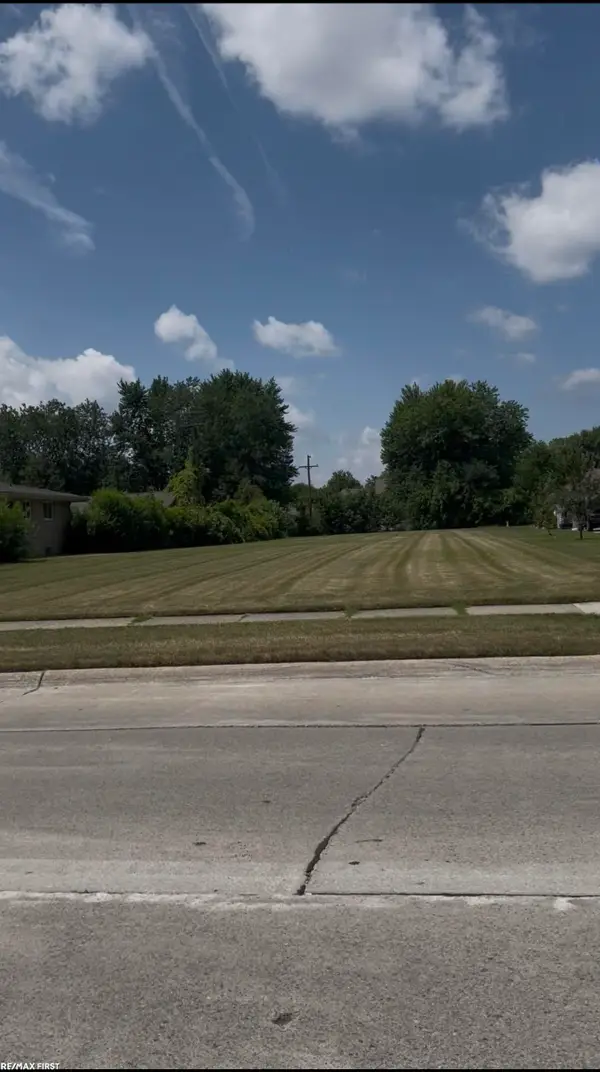 29717 Greater Mack ST, StClairShores, MI 48082