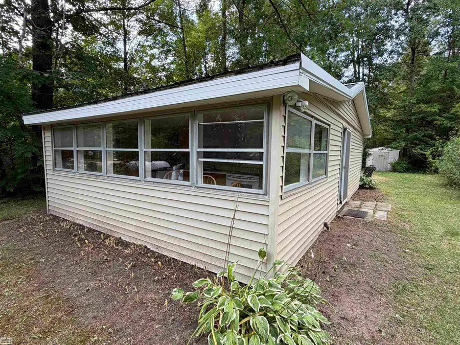 4875 Highland CT, Harrison, MI 48625 - #2