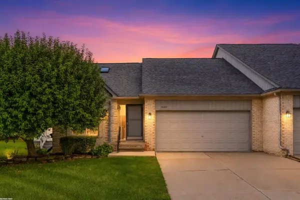 46201 Bentley CIR, Macomb, MI 48044