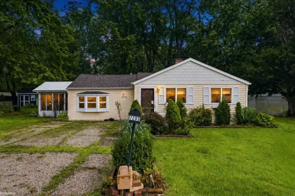 7203 Aspen RD, Lexington, MI 48450