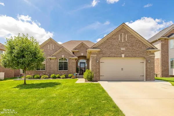 51763 Battanwood DR, Macomb, MI 48042