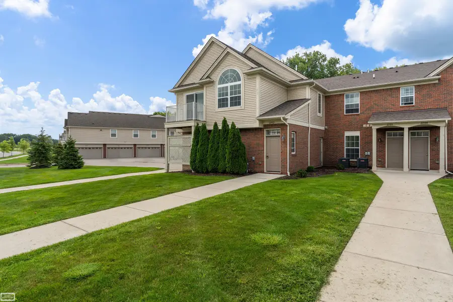 21912 Aberdeen DR, Macomb, MI 48042 - #3