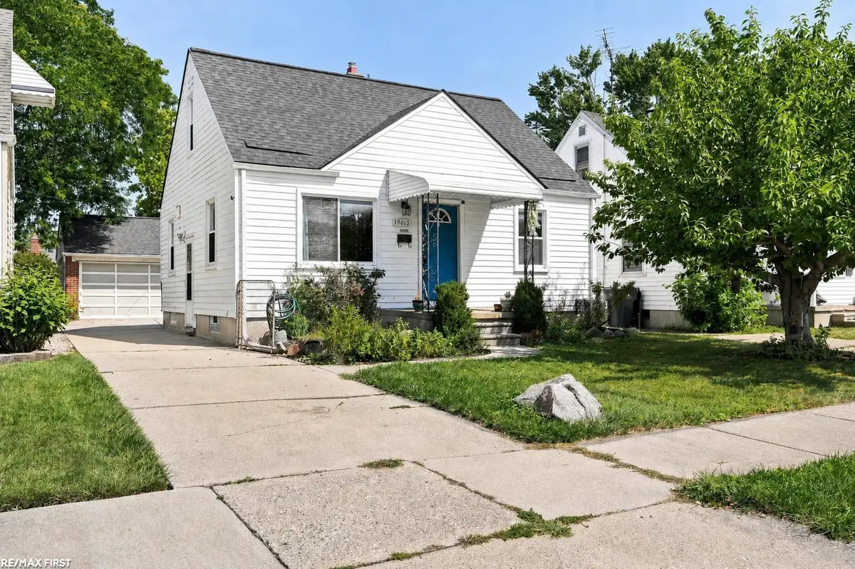 19613 Rosedale ST, Saint Clair Shores, MI 48080 - #1