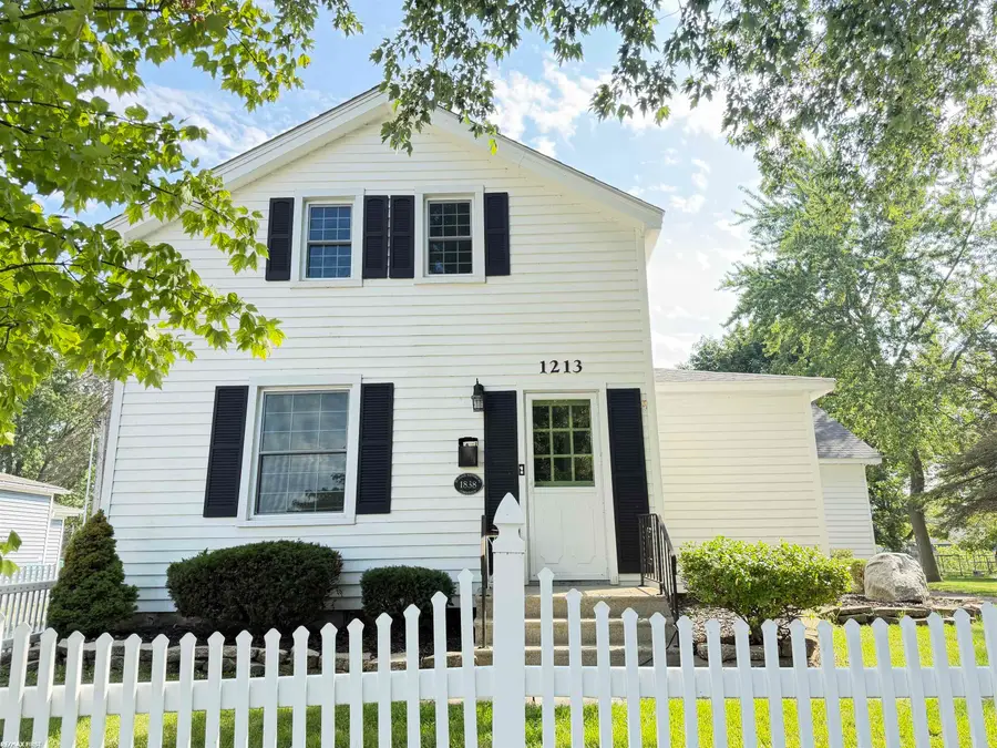 1213 Clinton AVE, Saint Clair, MI 48079 - #2