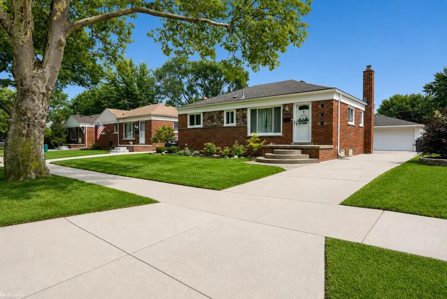 28912 Joan ST, Saint Clair Shores, MI 48081 - #3