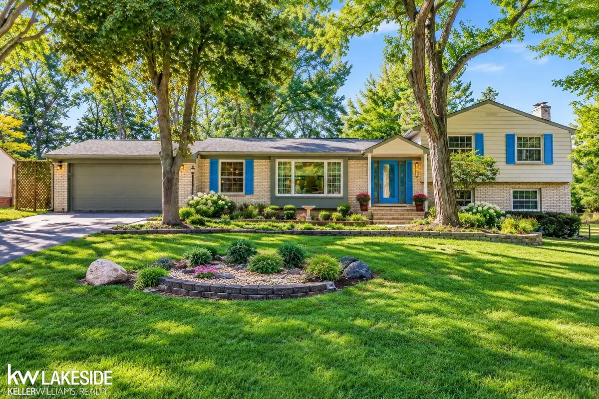 30066 Woodbrook ST, Farmington Hills, MI 48334 - #1