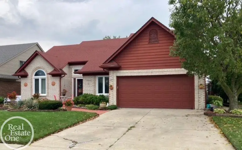 17903 Rocco DR, Macomb, MI 48044 - #2