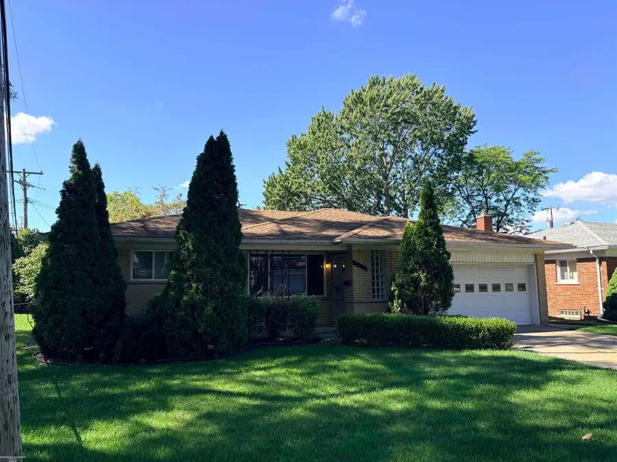 31225 Frank DR, Warren, MI 48093 - #2