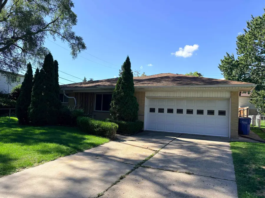 31225 Frank DR, Warren, MI 48093 - #3