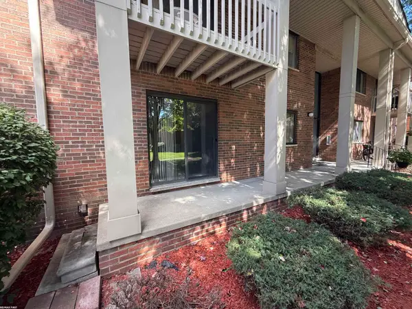42188 Toddmark Ln, ClintonTownship, MI 48038
