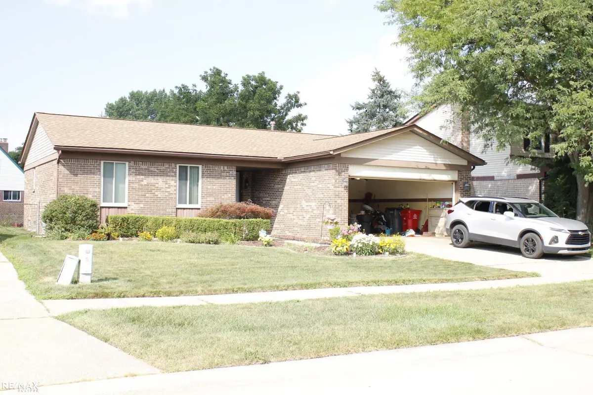 19909 Towner DR, Clinton Township, MI 48038 - #1