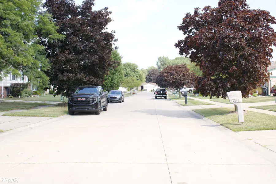 19909 Towner DR, Clinton Township, MI 48038 - #2