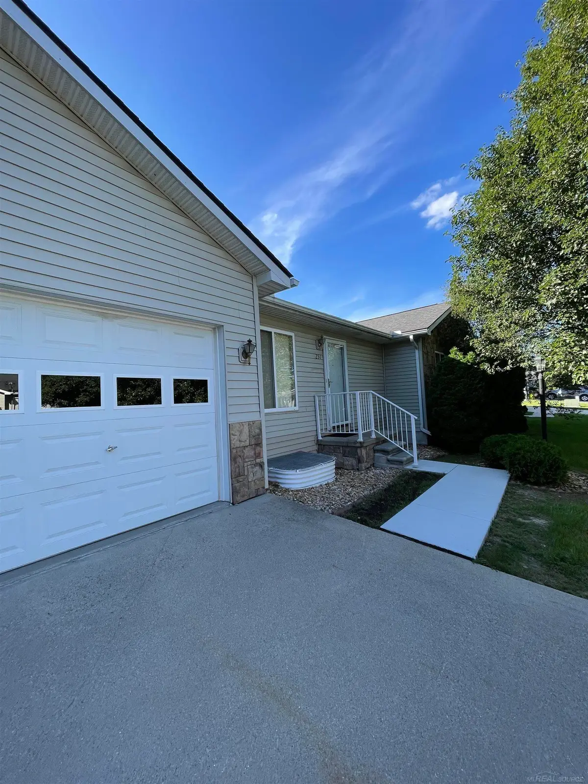 251 Ontario LN, Marine City, MI 48039 - #1