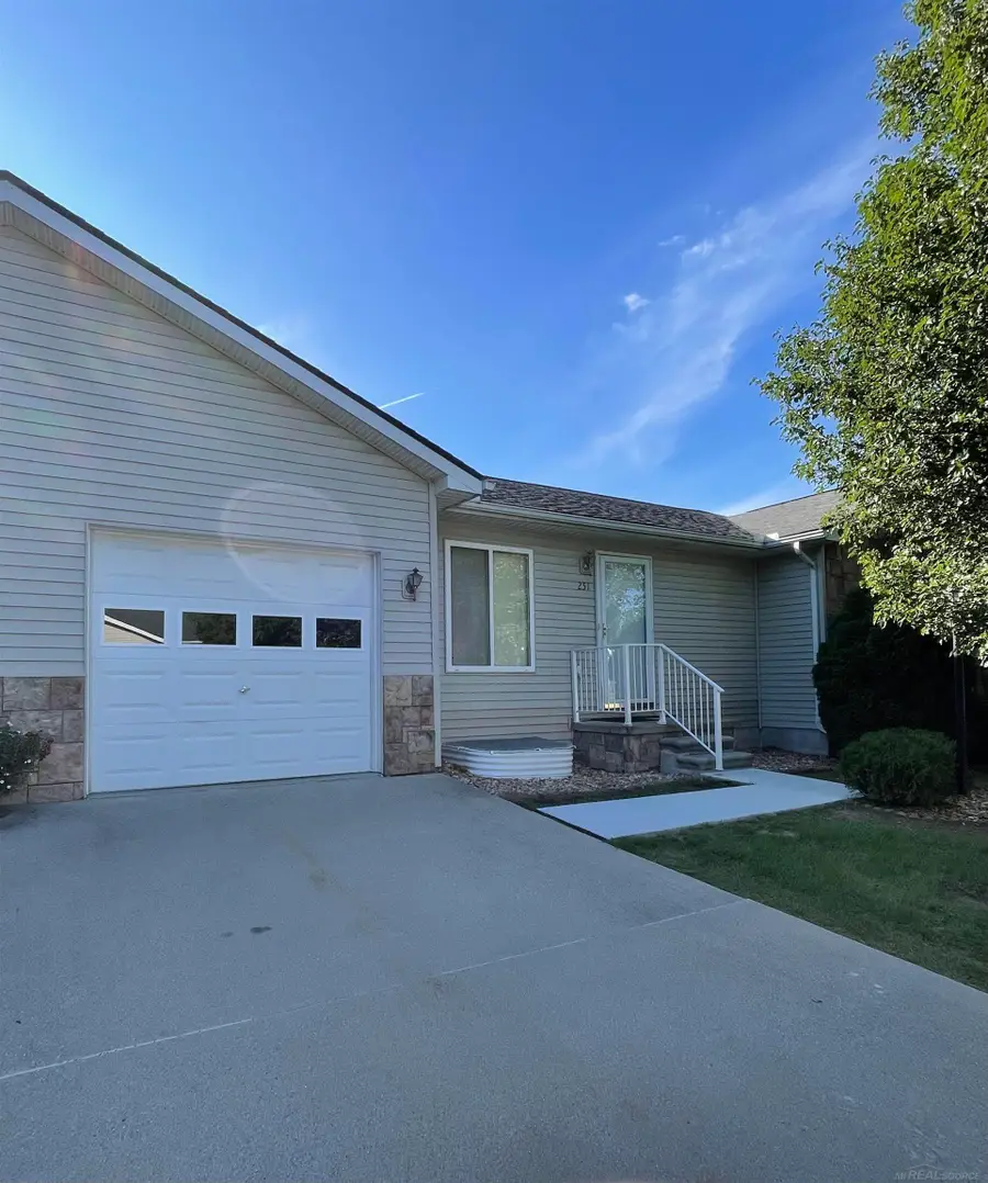 251 Ontario LN, Marine City, MI 48039 - #2