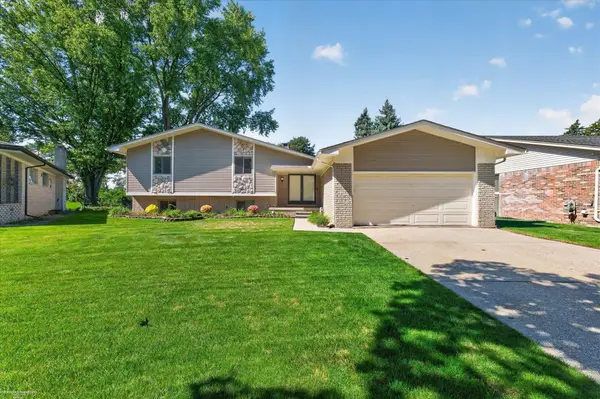 32843 Surow DR, Warren, MI 48093
