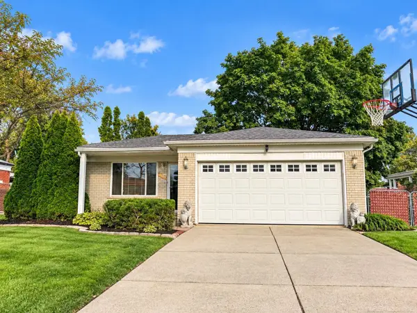 32228 Columbus  DR, Warren, MI 48088