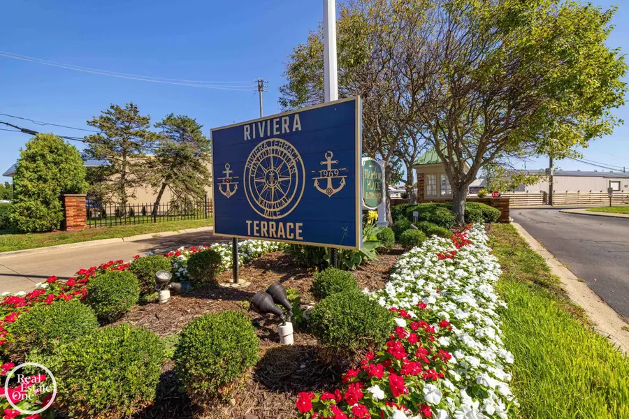 313 Riviera, Saint Clair Shores, MI 48080 - #2