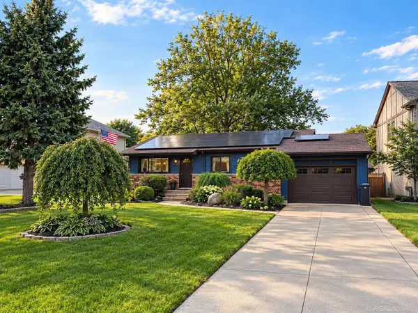 39245 Lakeshore DR, HarrisonTownship, MI 48045