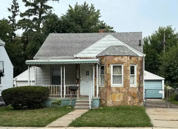 20009 Kenosha St ST, HarperWoods, MI 48225