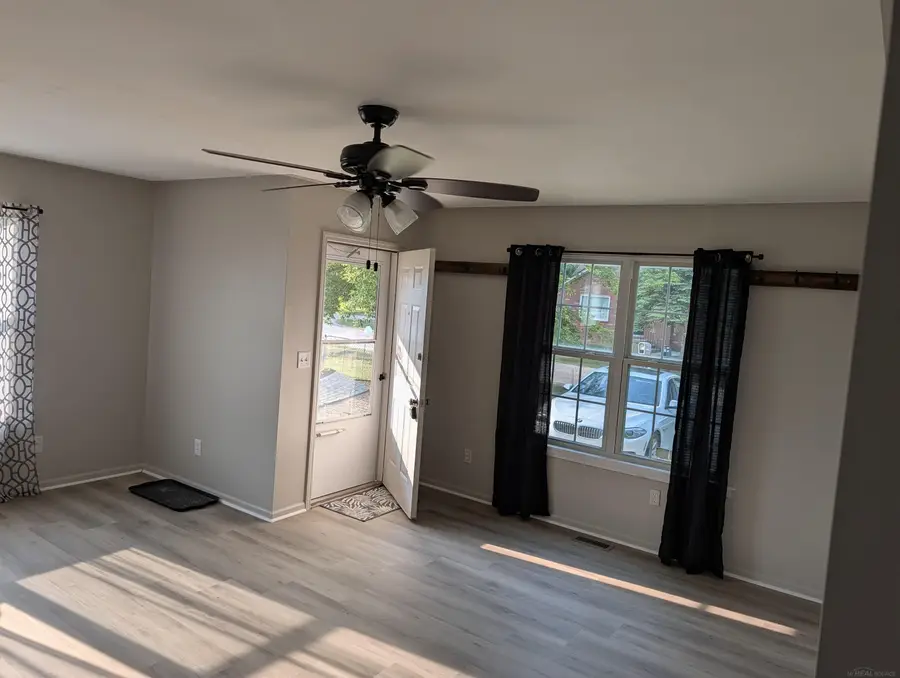 2275 Lincoln Manor, Flint, MI 48507 - #3
