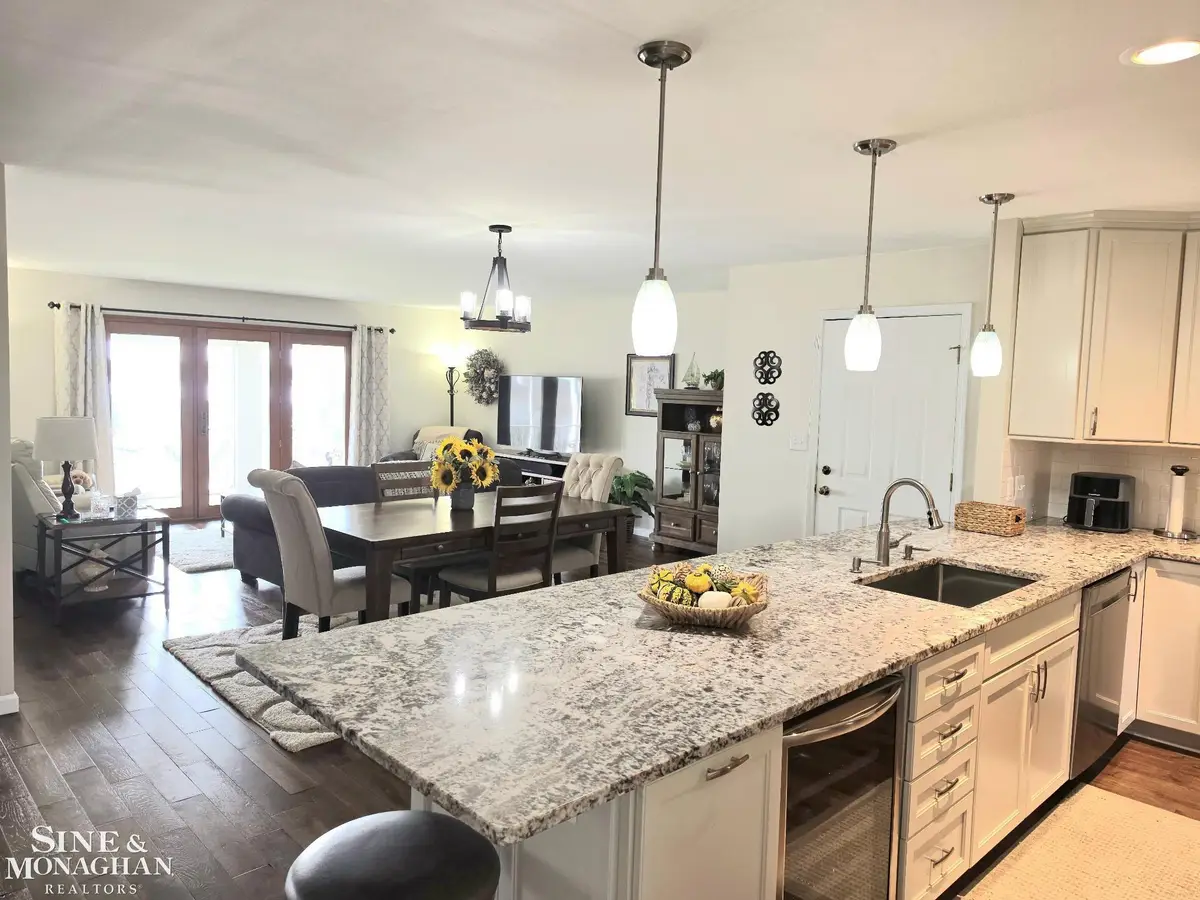 601 N Riverside AVE, Saint Clair, MI 48079 - #1