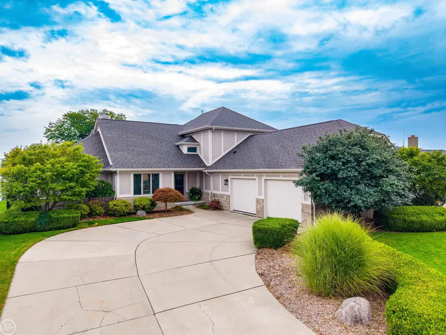 38744 Venetian DR, Harrison Township, MI 48045 - #3