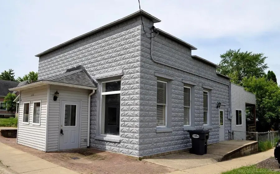 210 N Van Buren ST, Bloomingdale, MI 49026 - #3