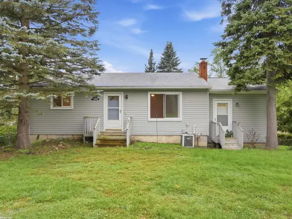 1278 Oregon BLVD, Waterford, MI 48327