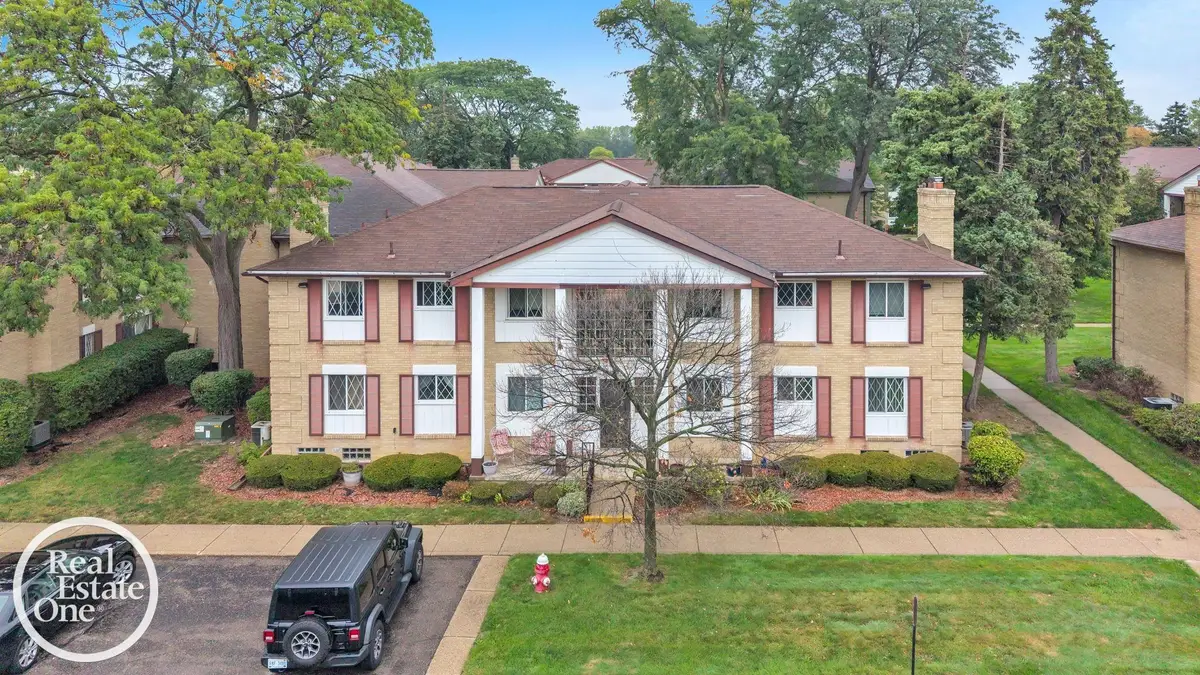 29225 Hayes RD, Warren, MI 48088 - #1