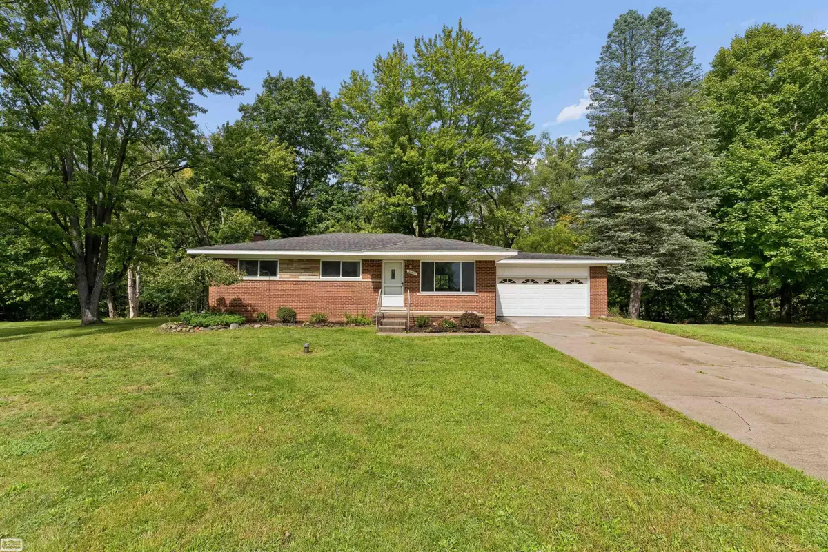 21601 Chester RD, Ray, MI 48096 - #1