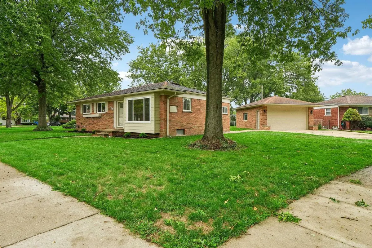 29812 newport DR, Warren, MI 48088 - #1