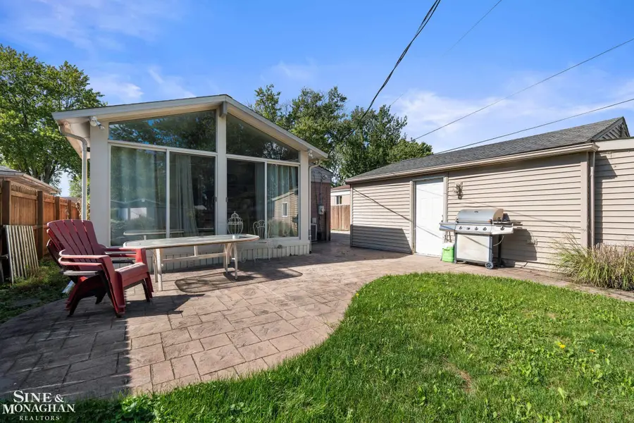 22501 Euclid ST, Saint Clair Shores, MI 48082 - #2