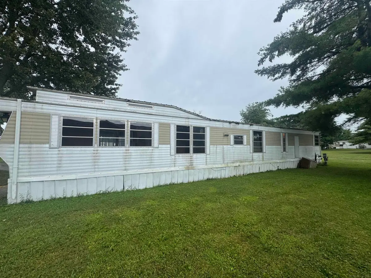 406  Deerfield  LN, Columbus, MI 48063 - #1