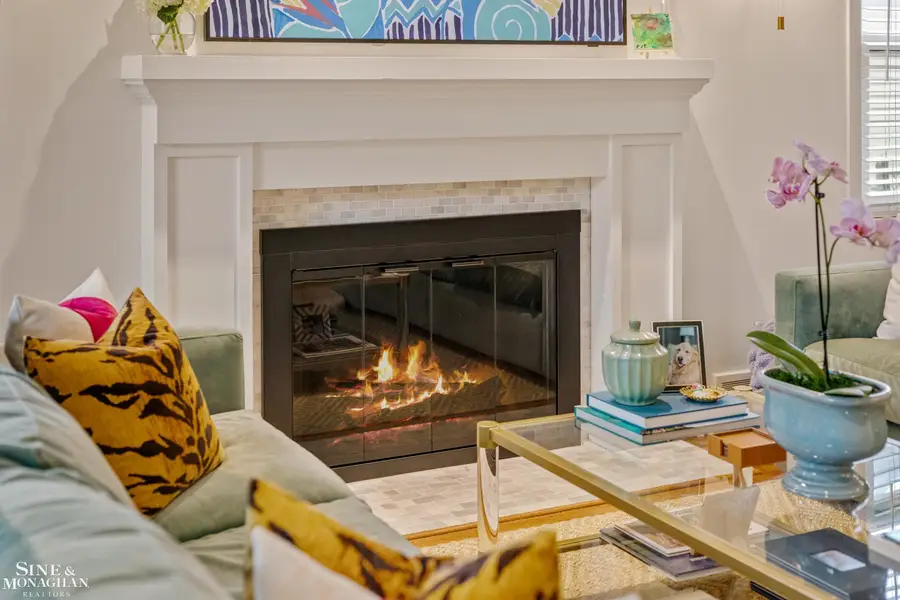 1301 Torrey RD, Grosse Pointe Woods, MI 48236 - #2