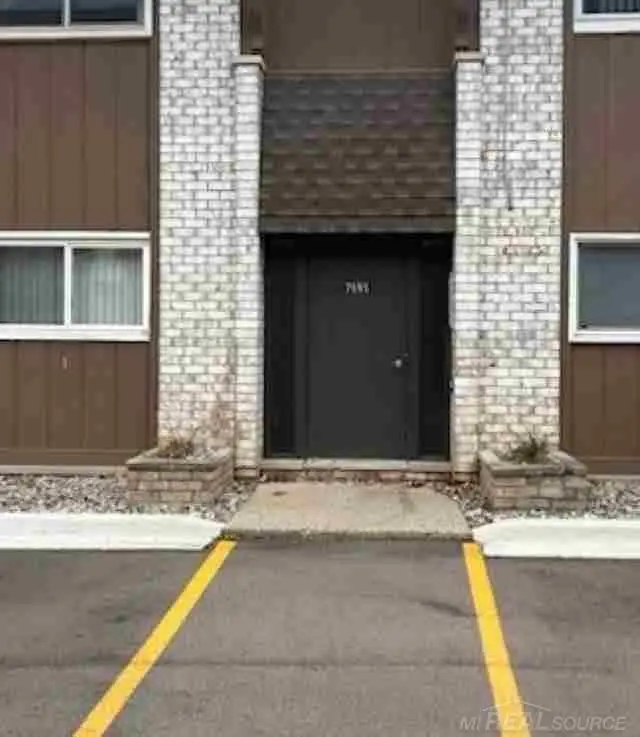 7595 Woodview ST, Westland, MI 48185 - #1