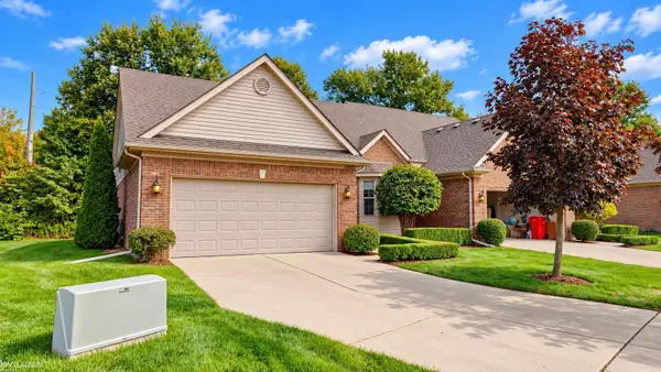 20833 Belclare DR, Macomb, MI 48044