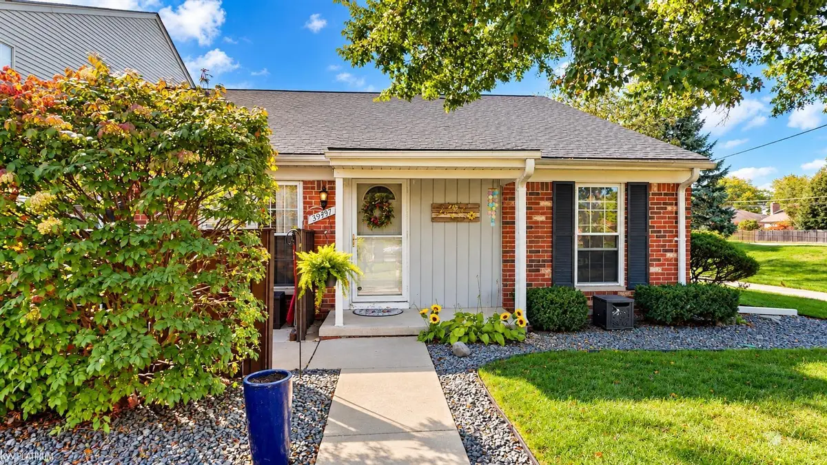 39497 Heatherheath DR, Clinton, MI 48038 - #1