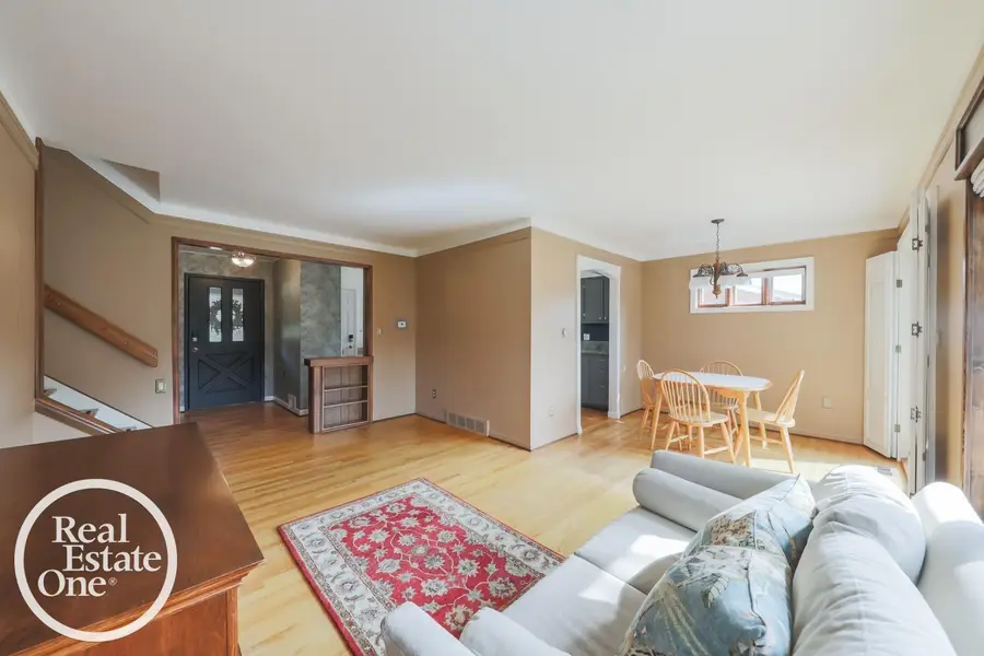 36419 Sunnydale ST, Livonia, MI 48154 - #2