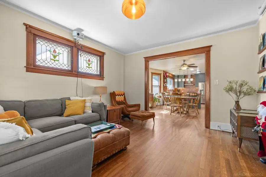 1243 Lakepointe ST, Grosse Pointe Park, MI 48230 - #3